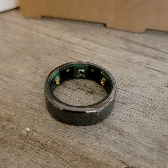 Oura Ring - Picture 2 of 4